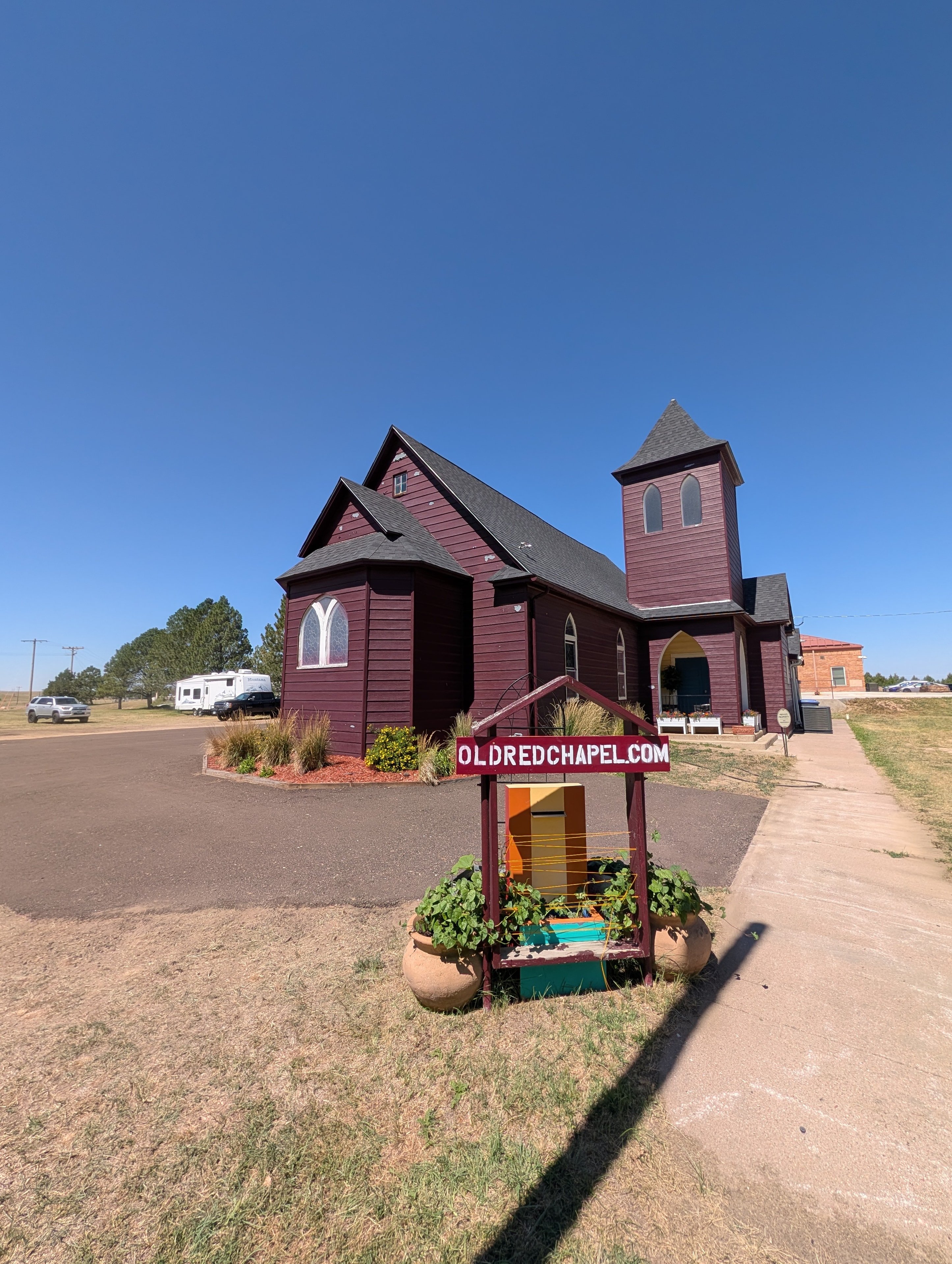 Old Red Chapel with OLDREDCHAPEL.COM sign